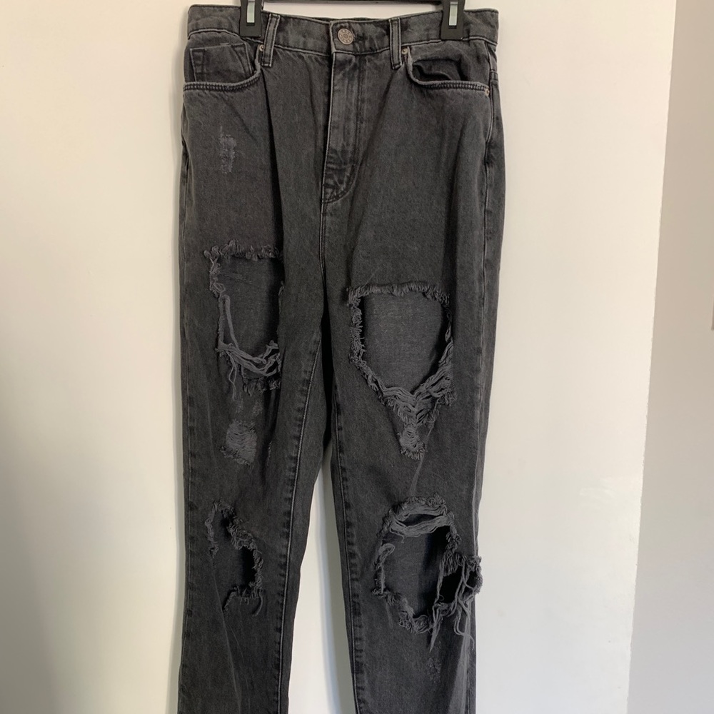Distressed boyfriend jeans